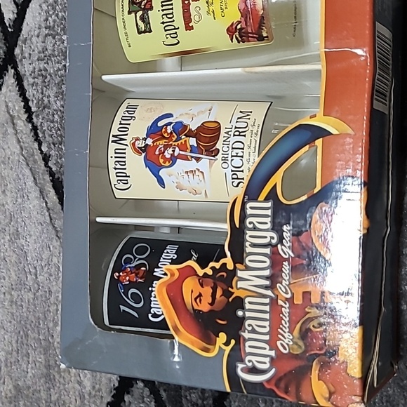 VINTAGE CAPTAIN MORGAN OFFICIAL CREW GEAR SET-OF-4  15OZ GLASSES - Picture 2 of 13